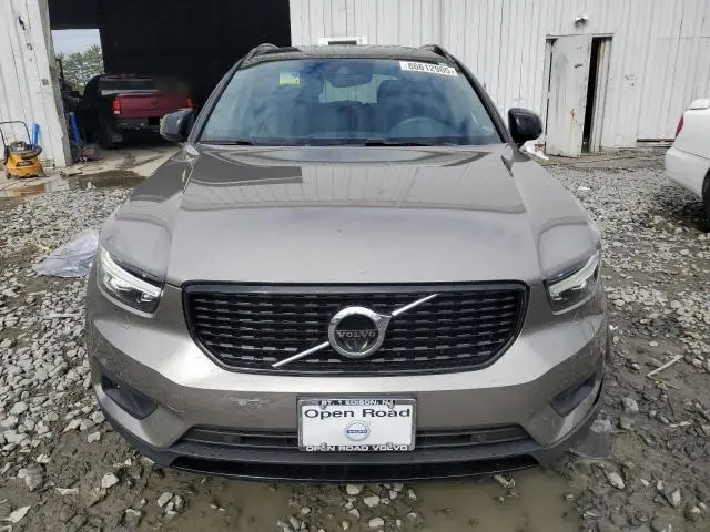 2022 VOLVO XC40 T5 R-DESIGN  