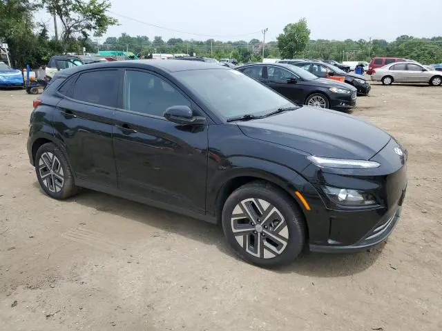 2023 HYUNDAI KONA SE  
