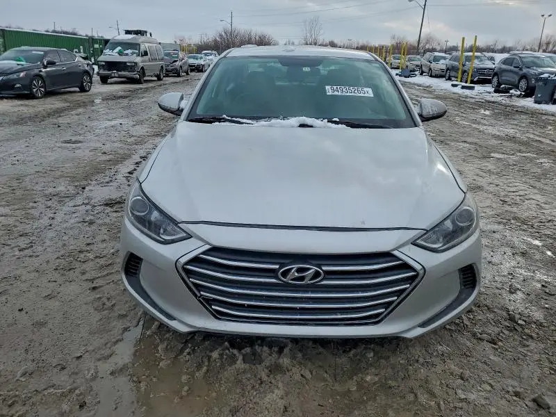 2018 HYUNDAI ELANTRA SE  
