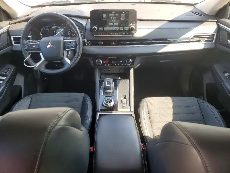 2023 MITSUBISHI OUTLANDER SE  