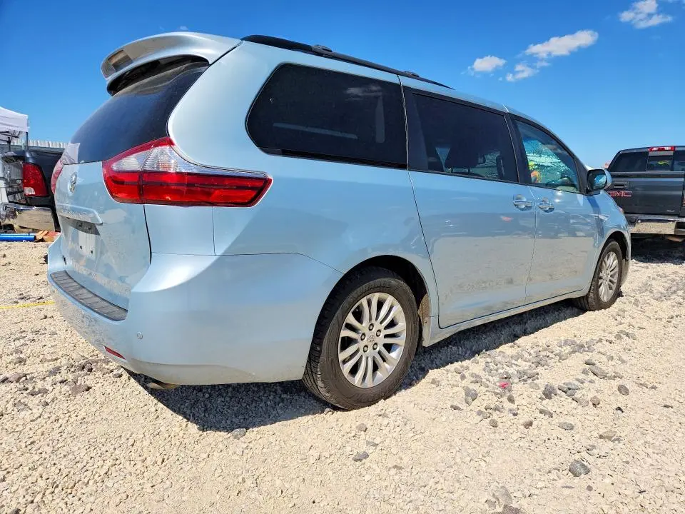 2015 TOYOTA SIENNA XLE 8-PASSENGER  