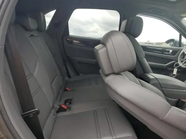 2021 PORSCHE CAYENNE   