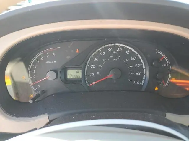 2013 TOYOTA SIENNA LE  