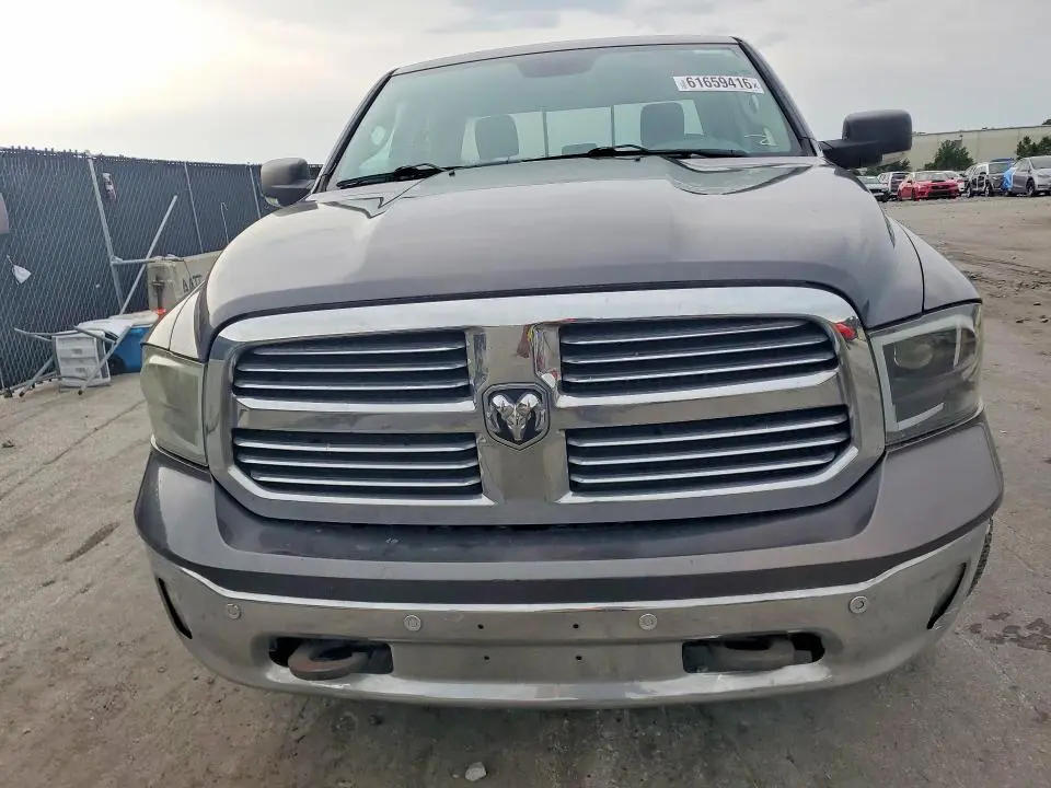 2017 RAM 1500 SLT  