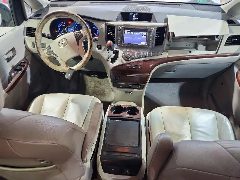 2011 TOYOTA SIENNA XLE 8-PASSENGER  