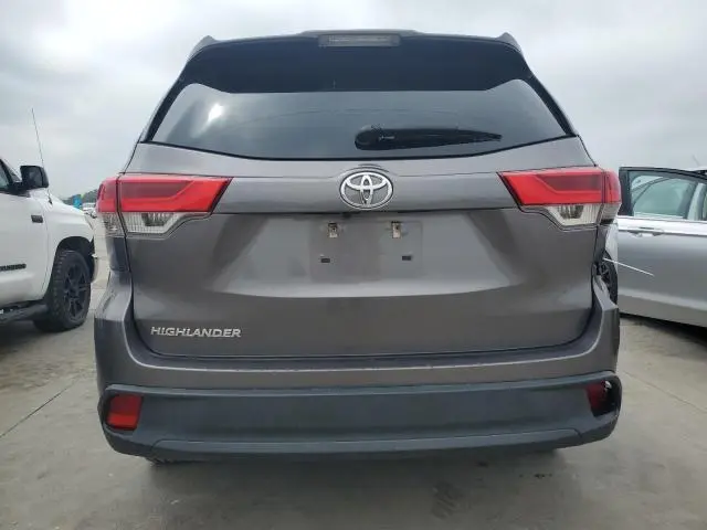 2019 TOYOTA HIGHLANDER LE  