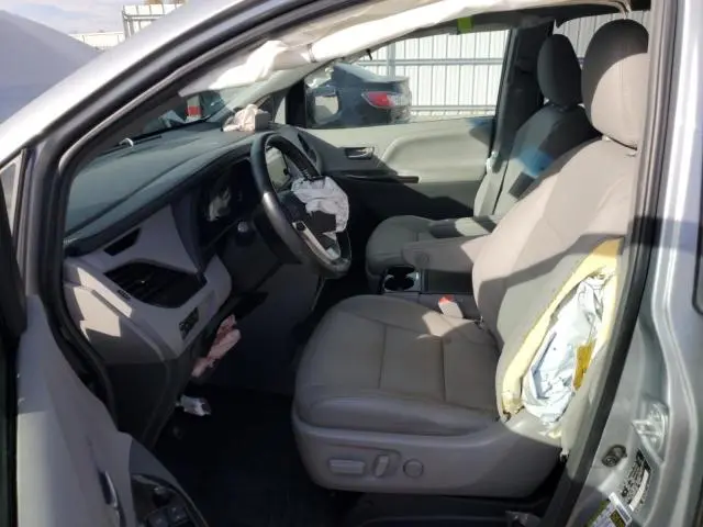 2015 TOYOTA SIENNA XLE