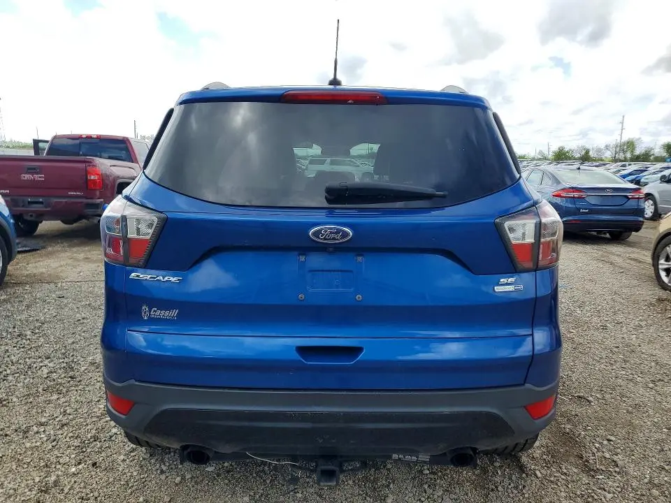 2017 FORD ESCAPE SE  
