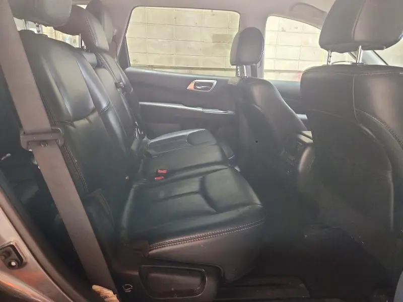2017 NISSAN PATHFINDER SL  