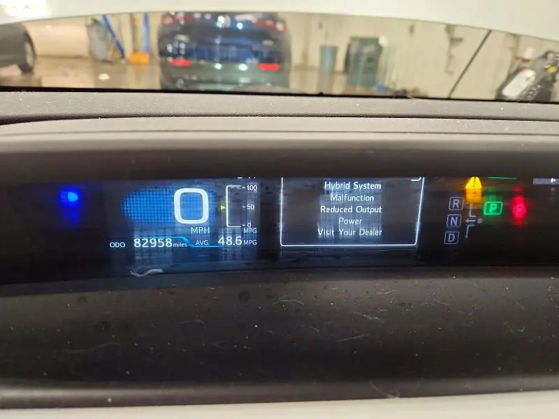 2019 TOYOTA PRIUS XLE  