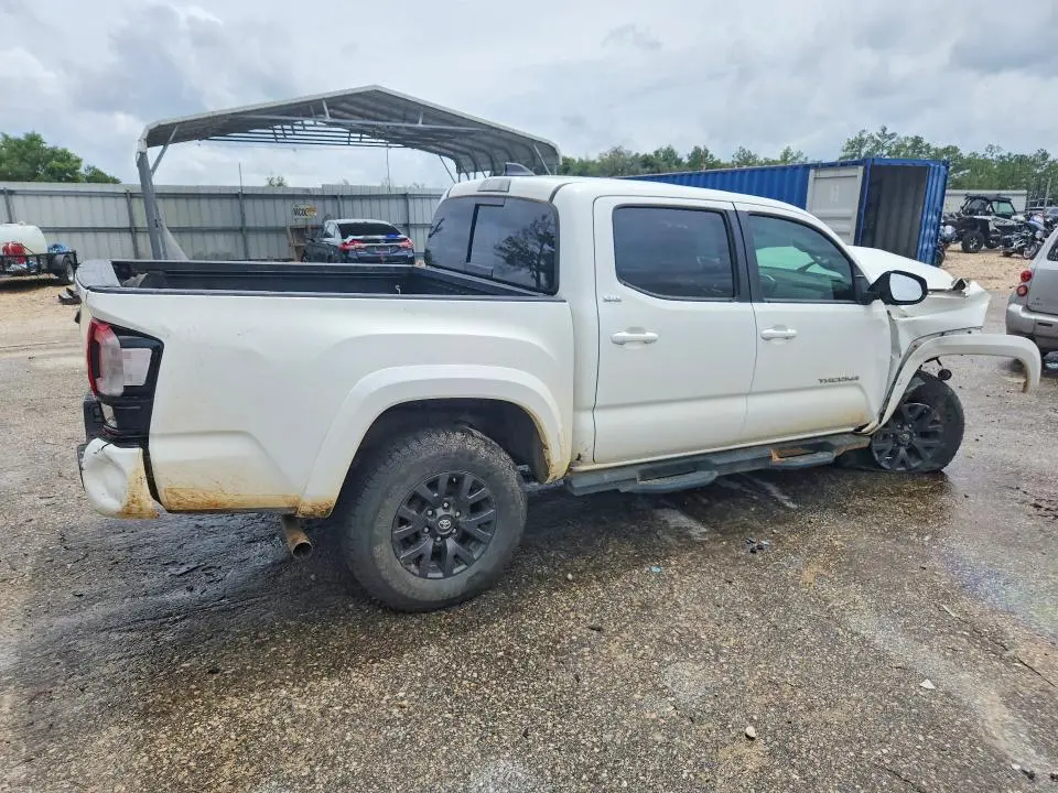 2022 TOYOTA TACOMA SR5 V6  
