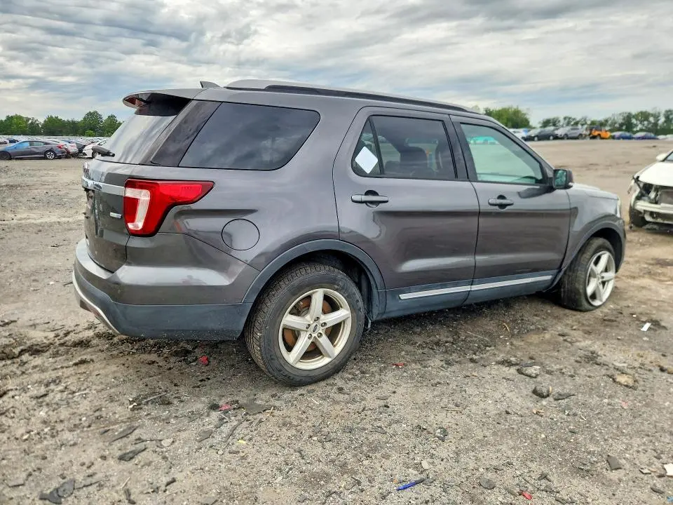 2017 FORD EXPLORER XLT  