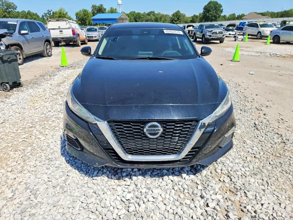 2021 NISSAN ALTIMA SV  