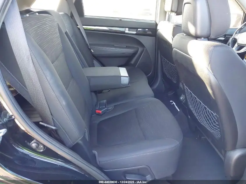 2015 KIA SORENTO LX V6