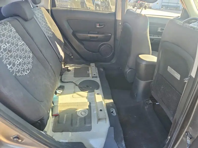 2010 KIA SOUL +  