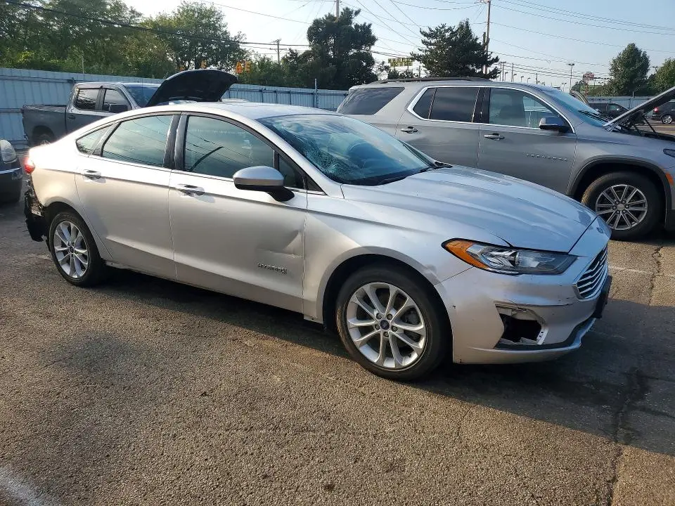 2019 FORD FUSION SE  