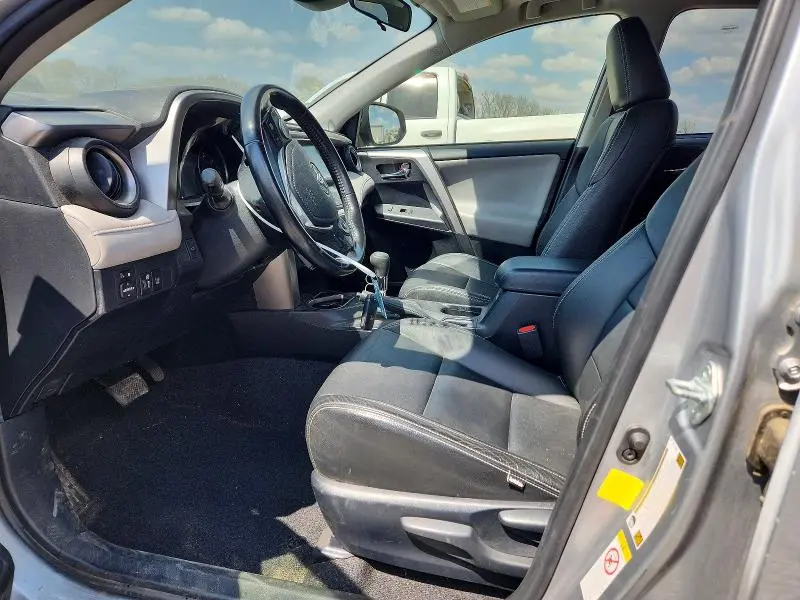 2018 TOYOTA RAV4 XLE  