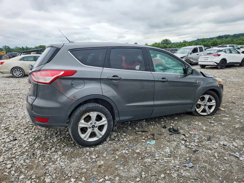 2015 FORD ESCAPE SE  