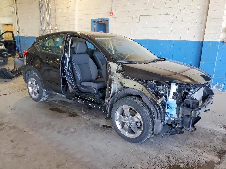 2022 HONDA HR-V LX  