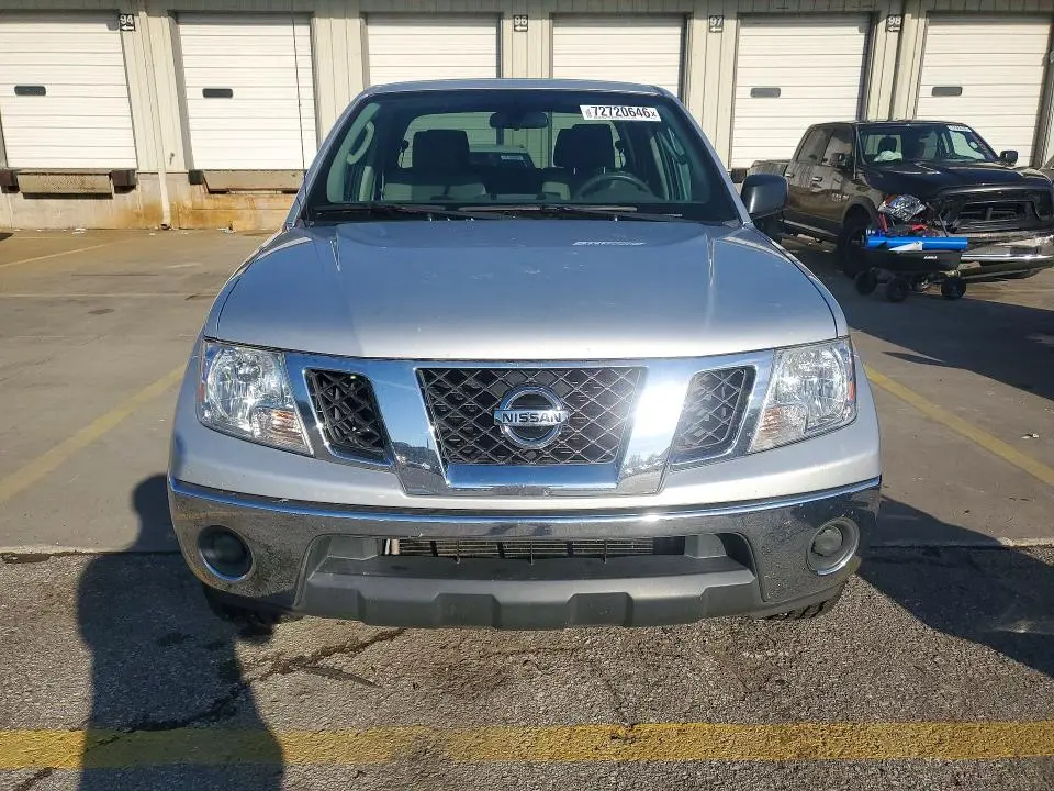 2010 NISSAN FRONTIER SE V6  
