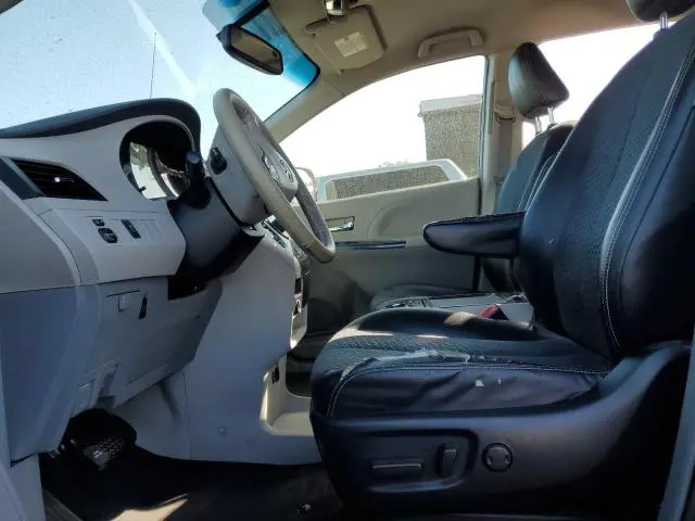 2013 TOYOTA SIENNA SPORT  