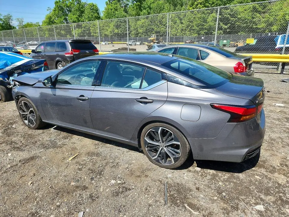 2024 NISSAN ALTIMA SR  