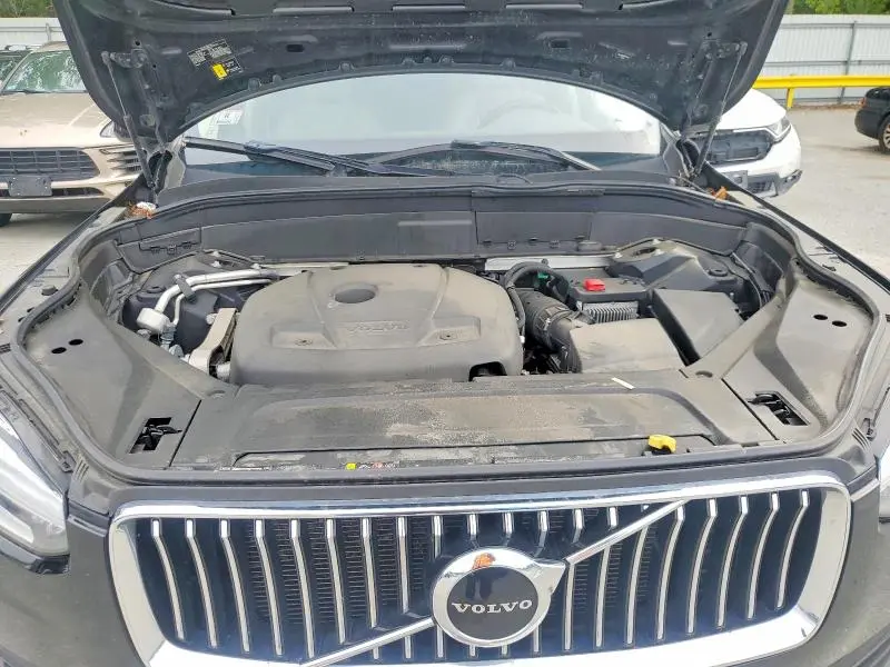 2021 VOLVO XC90 T6 MOMENTUM  