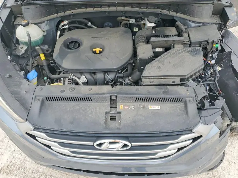 2018 HYUNDAI TUCSON SE  