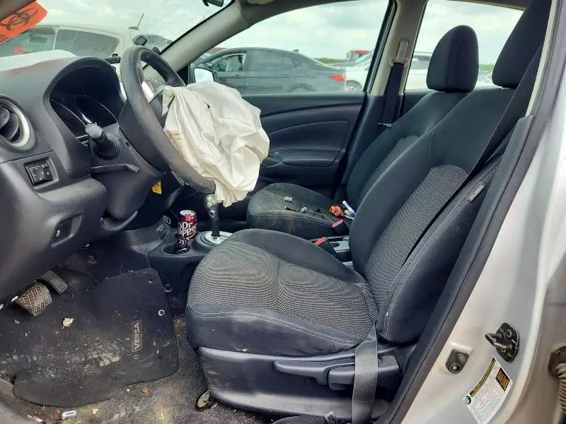 2019 NISSAN VERSA SV  