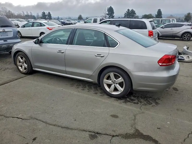2012 VOLKSWAGEN PASSAT SE  
