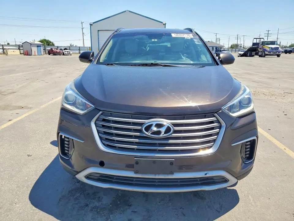 2017 HYUNDAI SANTA FE SE  