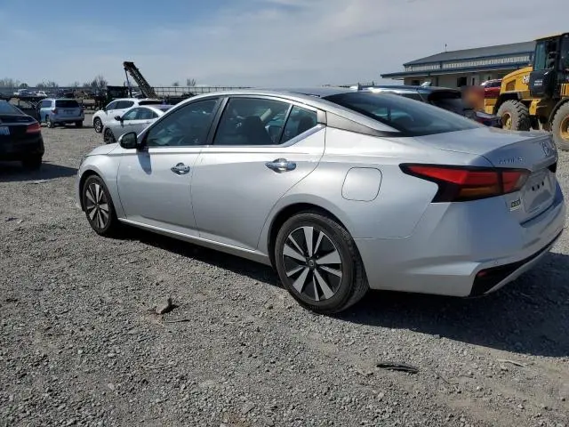 2022 NISSAN ALTIMA SV  