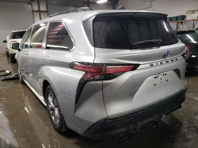 2021 TOYOTA SIENNA XLE