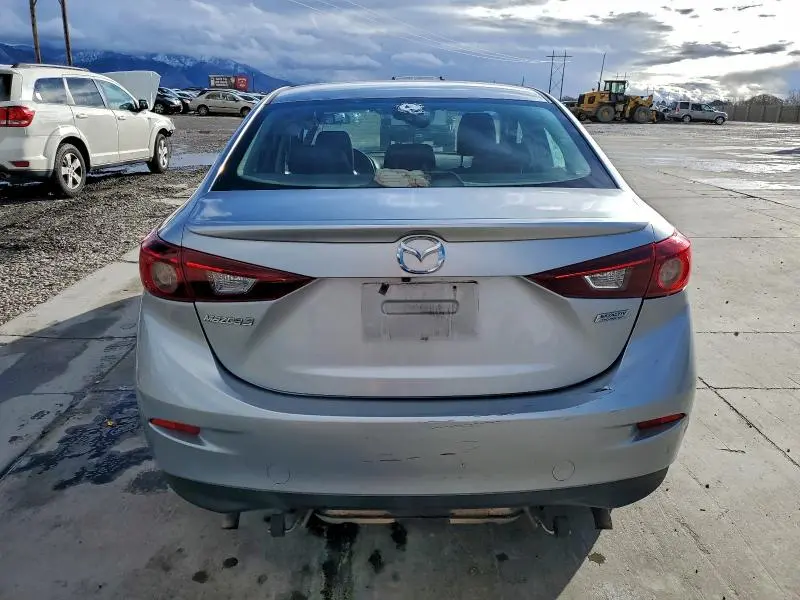 2018 MAZDA 3 TOURING  