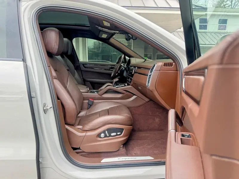2021 PORSCHE CAYENNE COUPE  