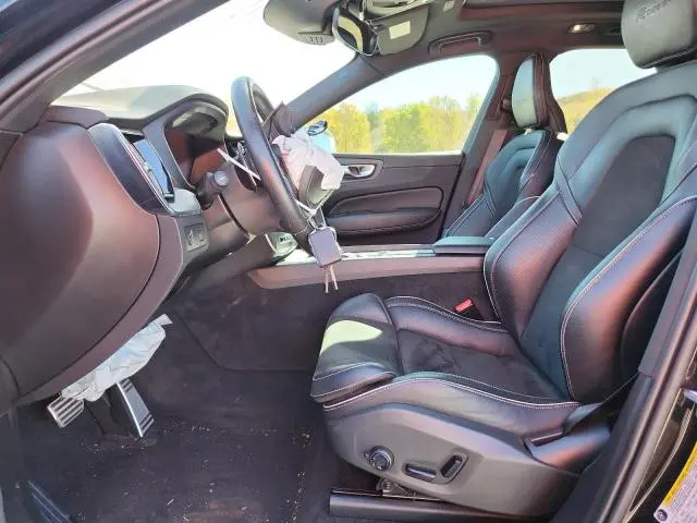 2019 VOLVO XC60 T5 R-DESIGN  