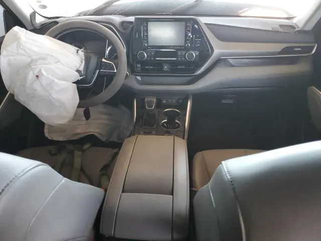 2022 TOYOTA HIGHLANDER XLE  