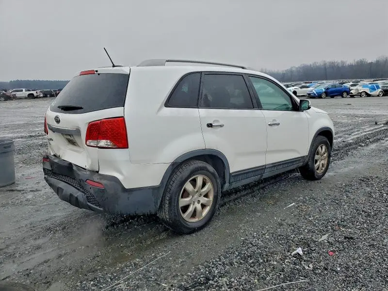 2011 KIA SORENTO BASE  