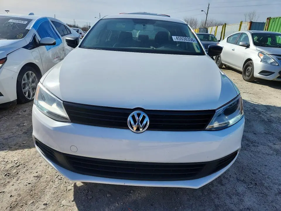 2011 VOLKSWAGEN JETTA BASE  