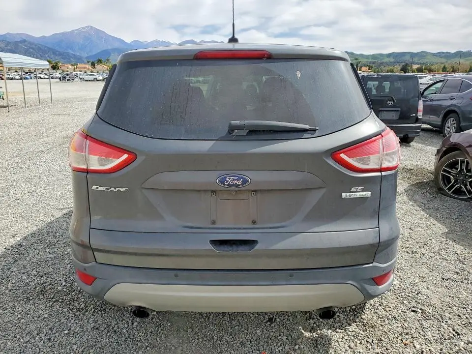 2016 FORD ESCAPE SE  