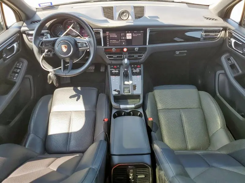 2023 PORSCHE MACAN BASE  