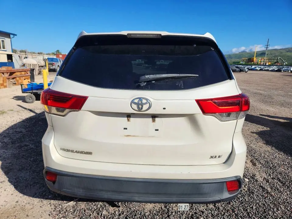 2017 TOYOTA HIGHLANDER XLE  