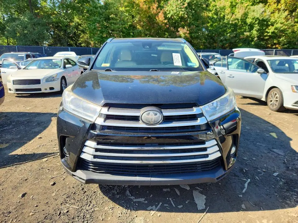 2017 TOYOTA HIGHLANDER XLE  