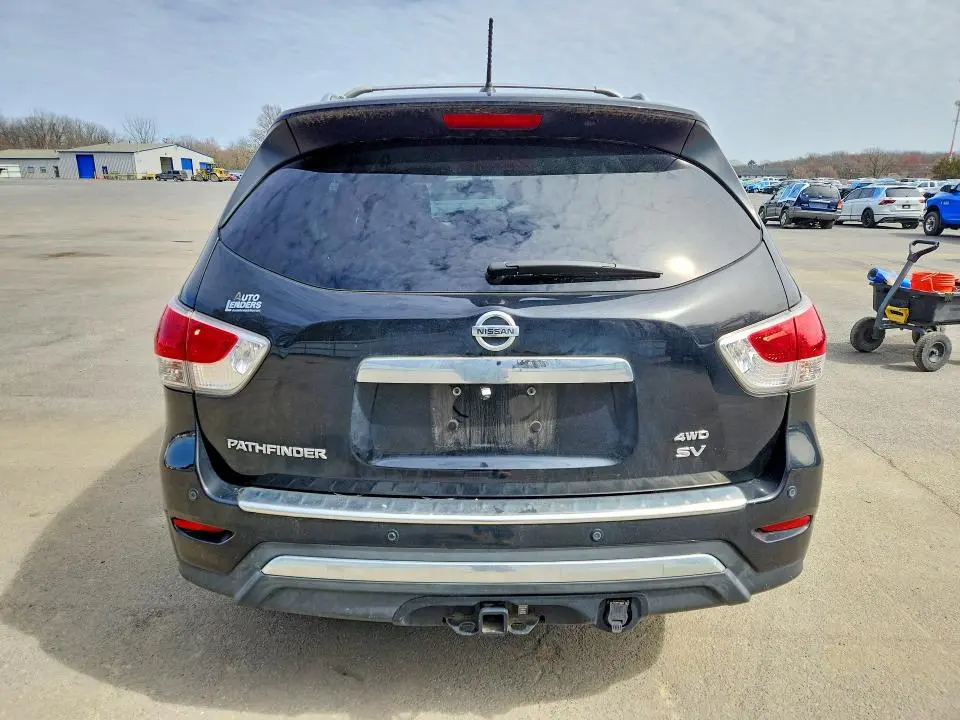 2015 NISSAN PATHFINDER SV  