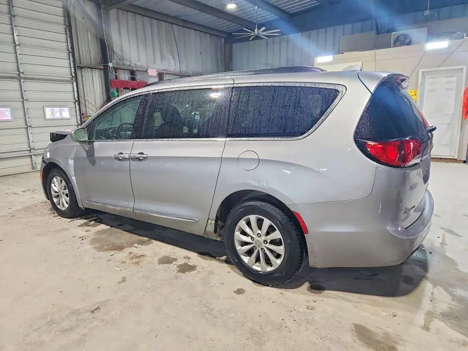 2017 CHRYSLER PACIFICA TOURING L  