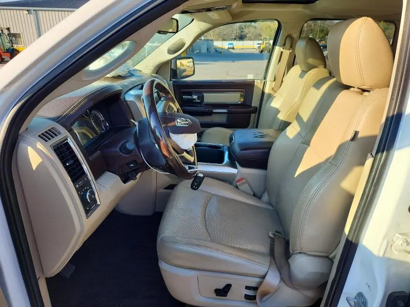 2016 RAM 1500 LARAMIE  