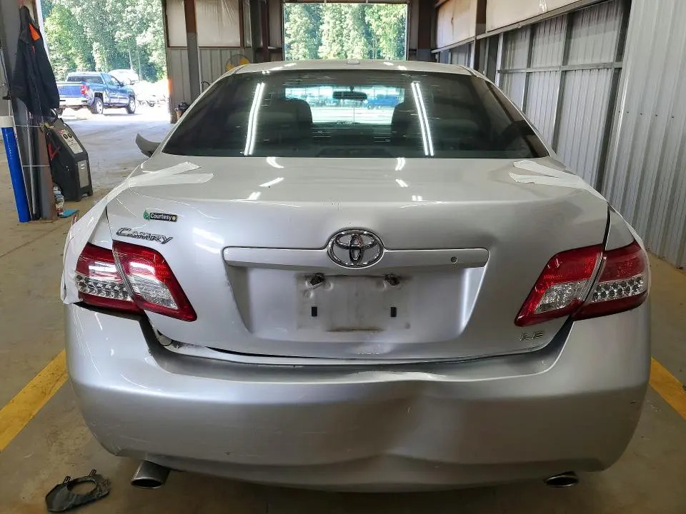 2010 TOYOTA CAMRY LE V6  