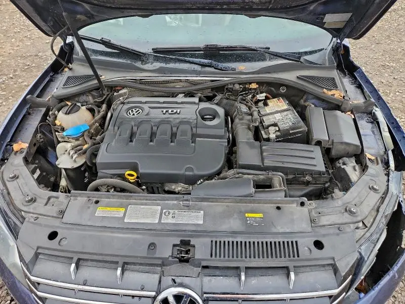 2015 VOLKSWAGEN PASSAT SE  