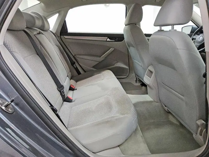 2013 VOLKSWAGEN PASSAT S  