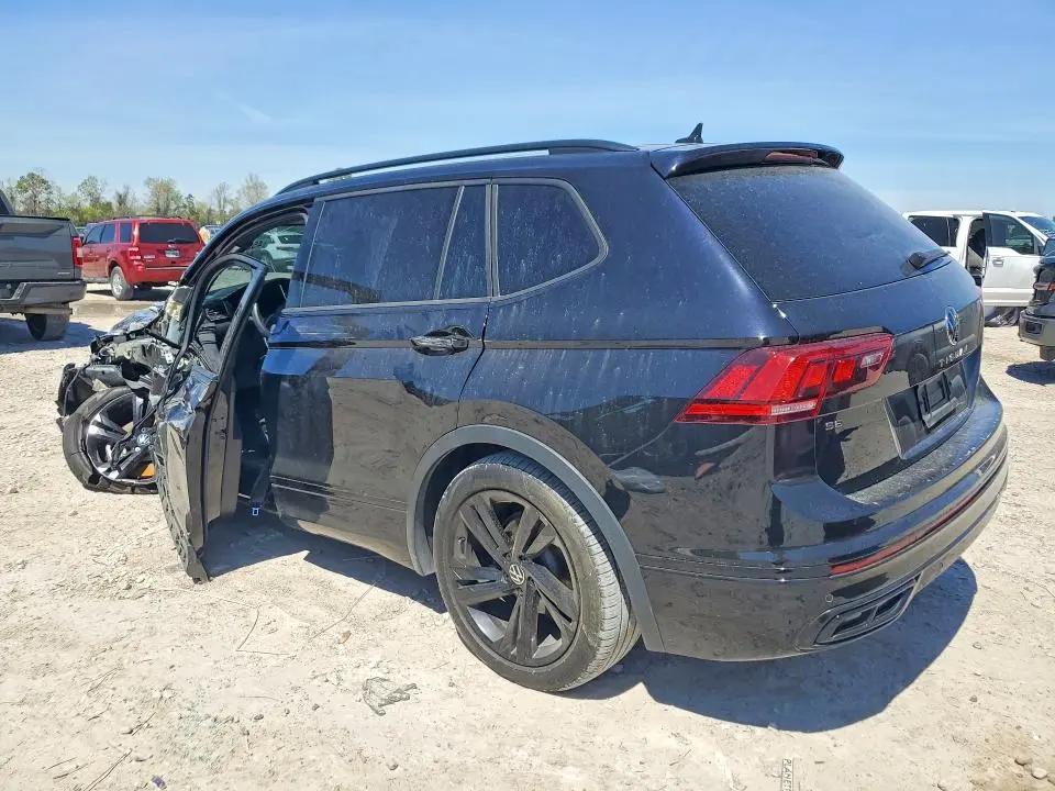 2024 VOLKSWAGEN TIGUAN SE R-LINE BLACK  